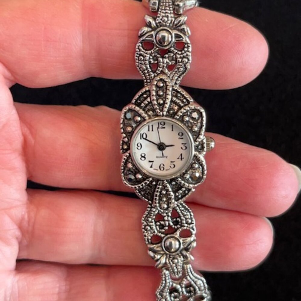 VINTAGE | Silver-tone Bracelet Watch Black Stones Filigree-EUC-NEW Battery